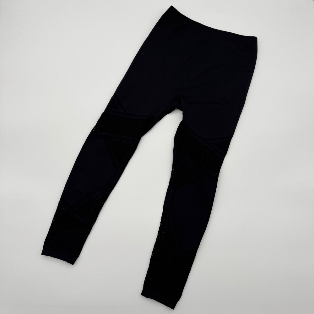 Fabletics Black Seamless Mesh Panel High Waisted Capri Leggings‎ XS